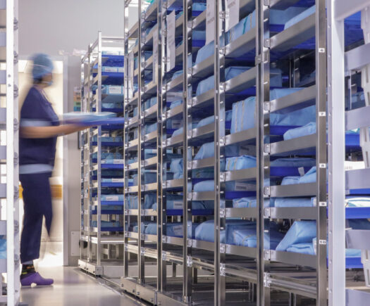 Verrijdbare stellingen van Hupfer voor de opslag van steriele goederen voor de OK